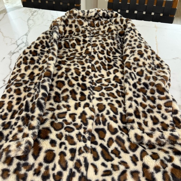 YELLOWSTONE COSTUME - Picture 4 of 5